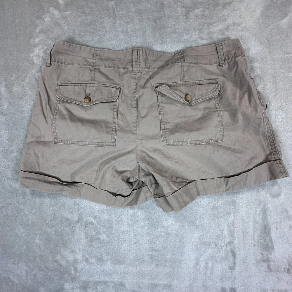 Old Navy Shorts Womens 12 Beige Cotton Mid Rise Cuffed Hem Outdoor Summer Beach